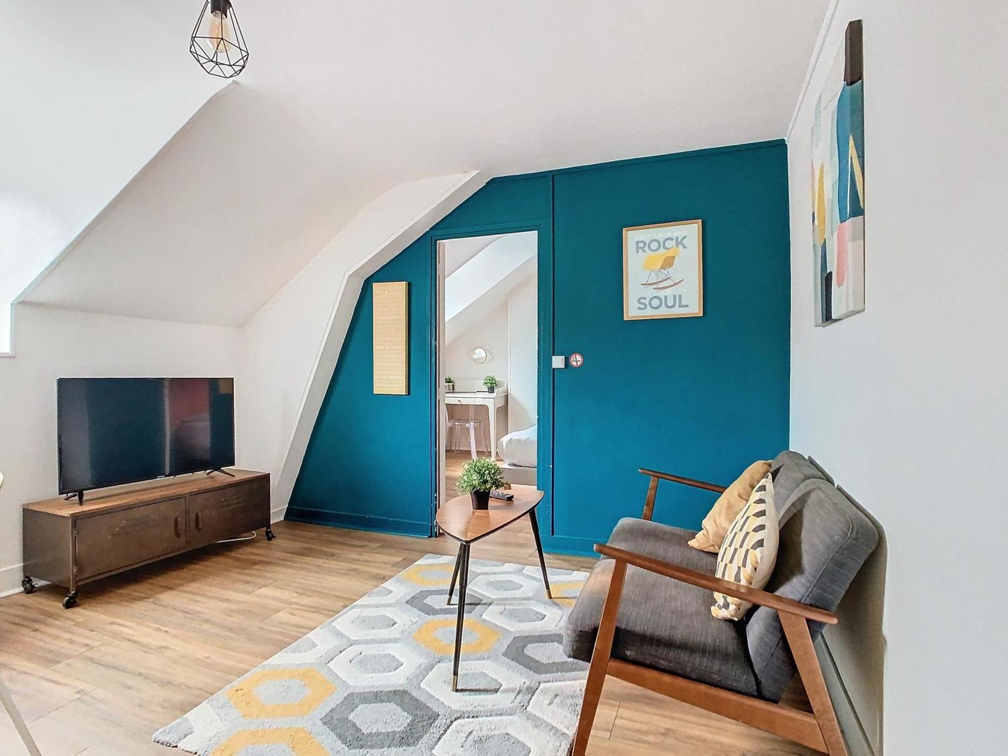 Le Rene Pouteau Apartment Melun Exterior photo