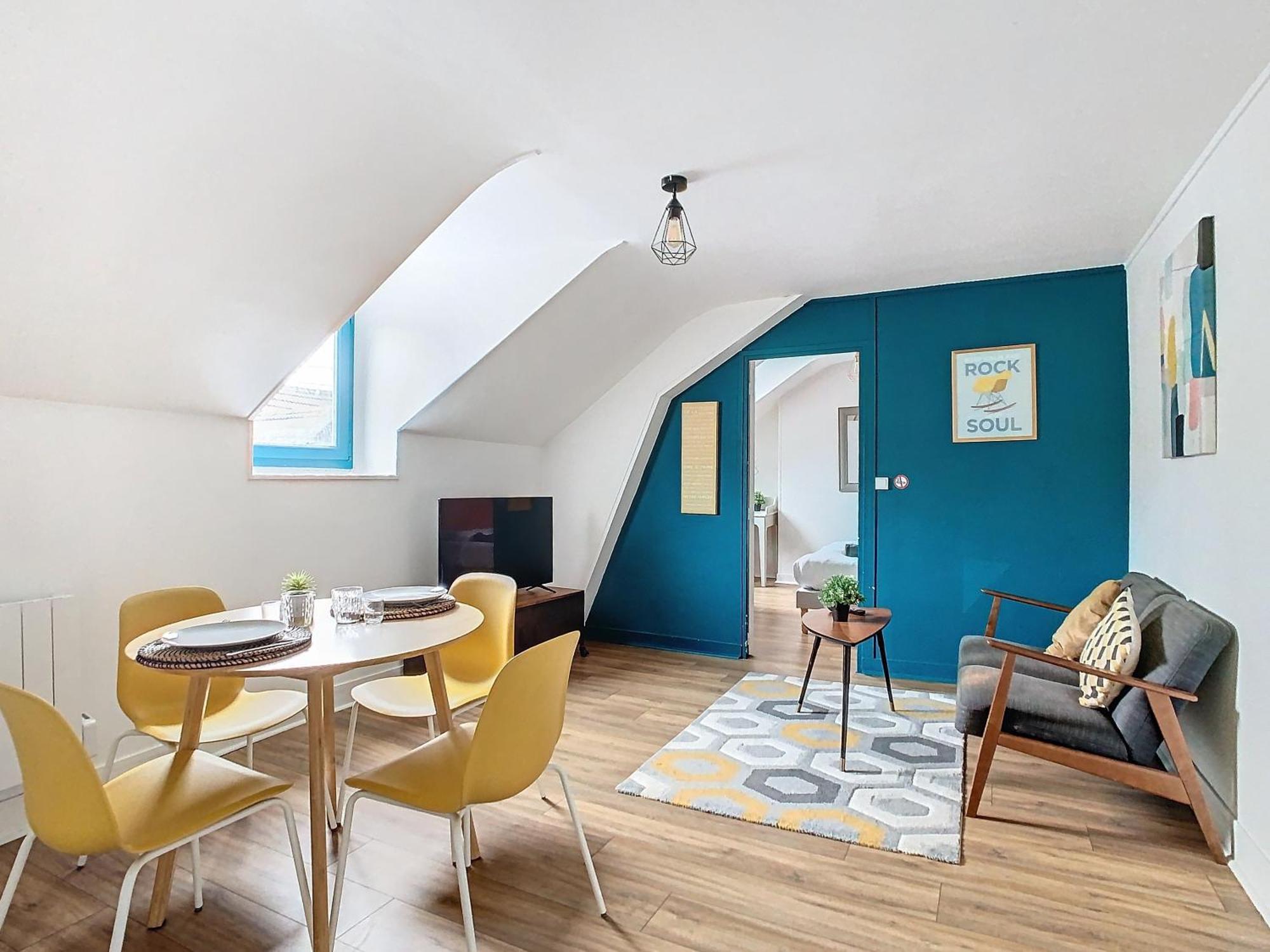 Le Rene Pouteau Apartment Melun Exterior photo